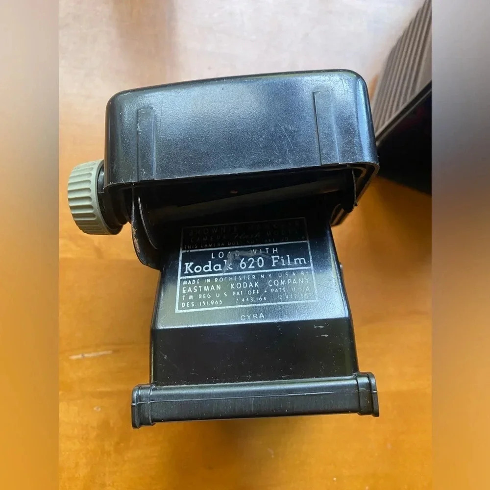 Vintage Kodak Brownie Hawkeye Camera Flash Model UNTESTED - Picture 9 of 10